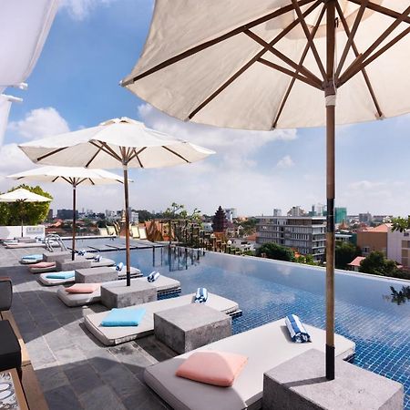 Patio Hotel & Urban Resort Phnom Penh Bagian luar foto