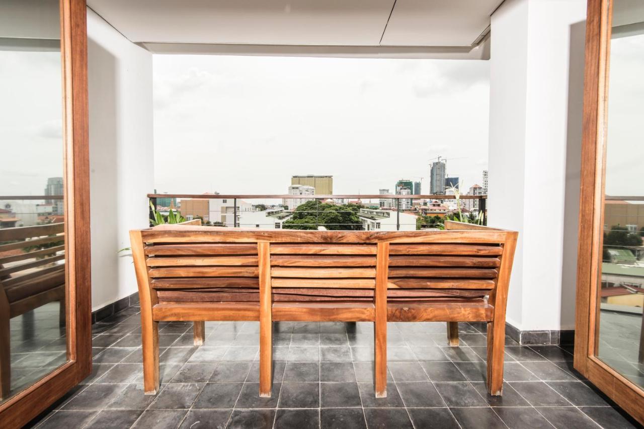 Patio Hotel & Urban Resort Phnom Penh Bagian luar foto