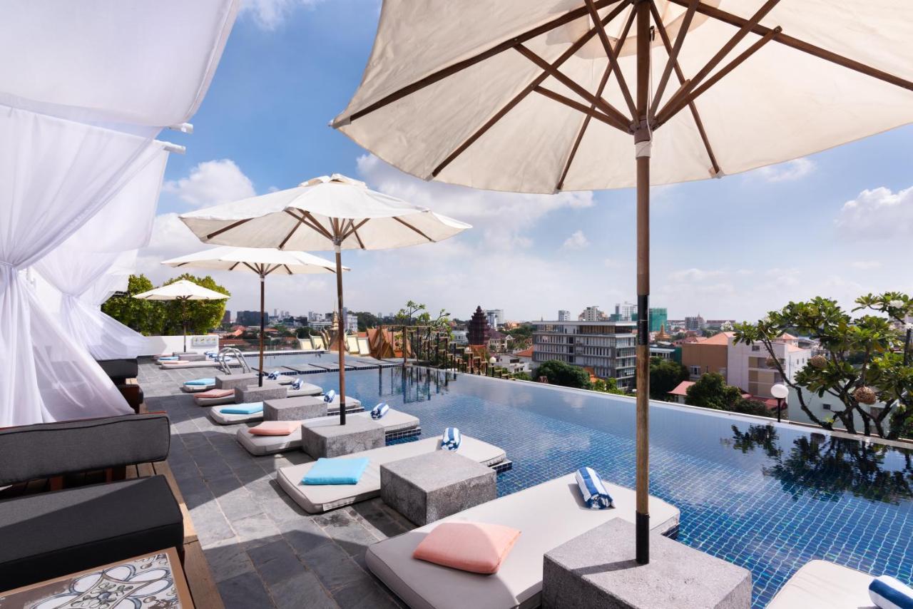 Patio Hotel & Urban Resort Phnom Penh Bagian luar foto