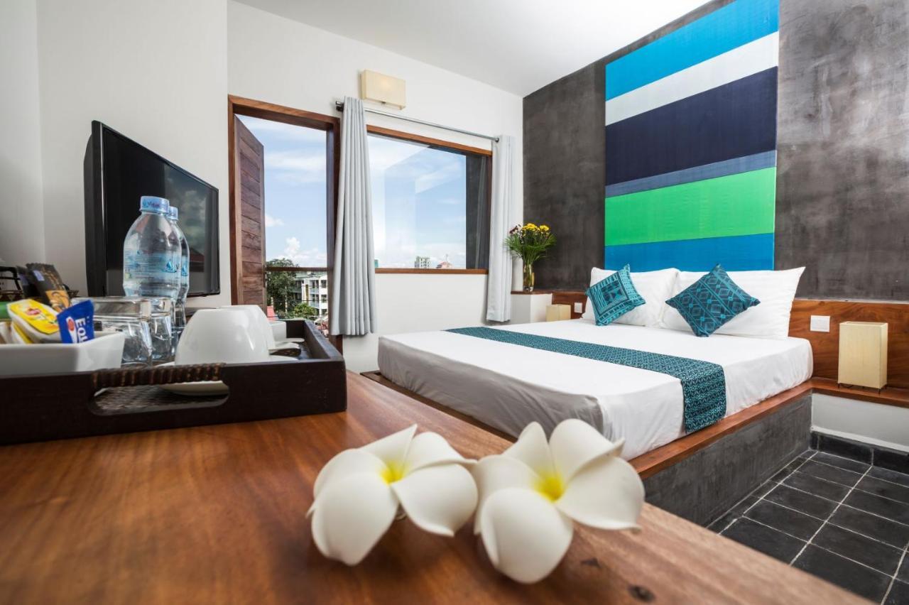 Patio Hotel & Urban Resort Phnom Penh Bagian luar foto