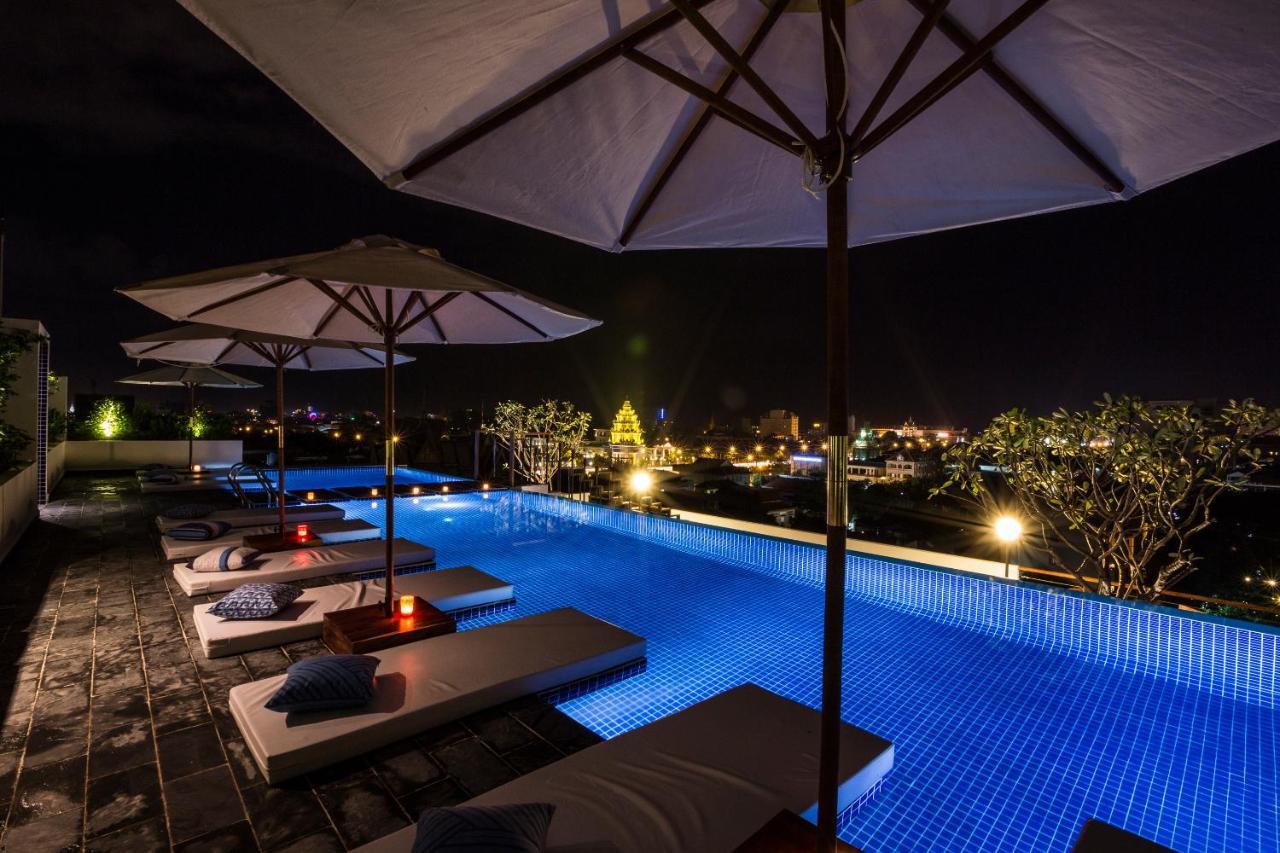 Patio Hotel & Urban Resort Phnom Penh Bagian luar foto