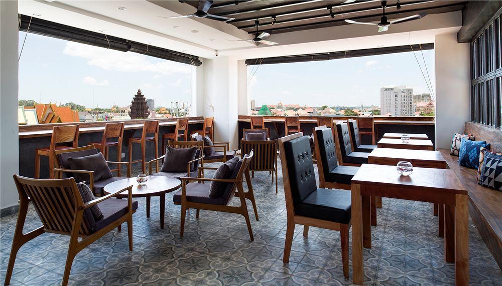 Patio Hotel & Urban Resort Phnom Penh Bagian luar foto