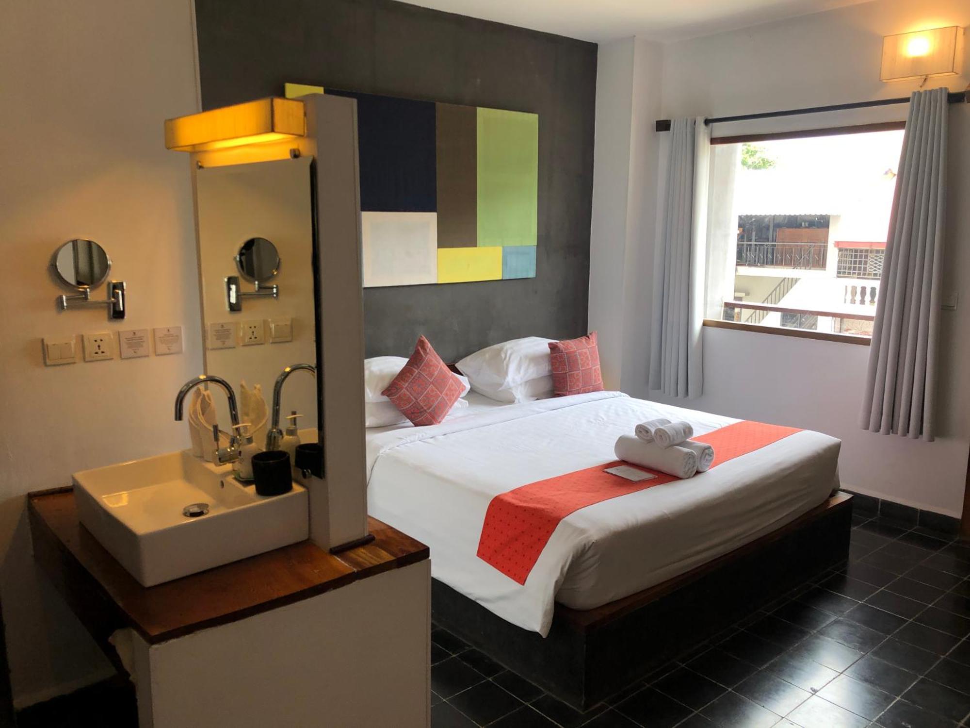Patio Hotel & Urban Resort Phnom Penh Bagian luar foto