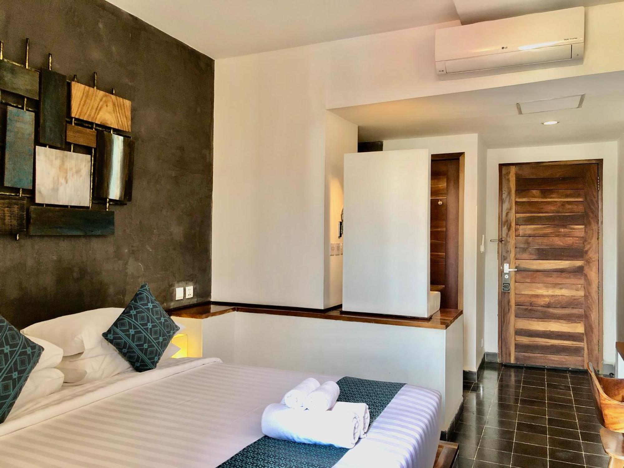 Patio Hotel & Urban Resort Phnom Penh Bagian luar foto