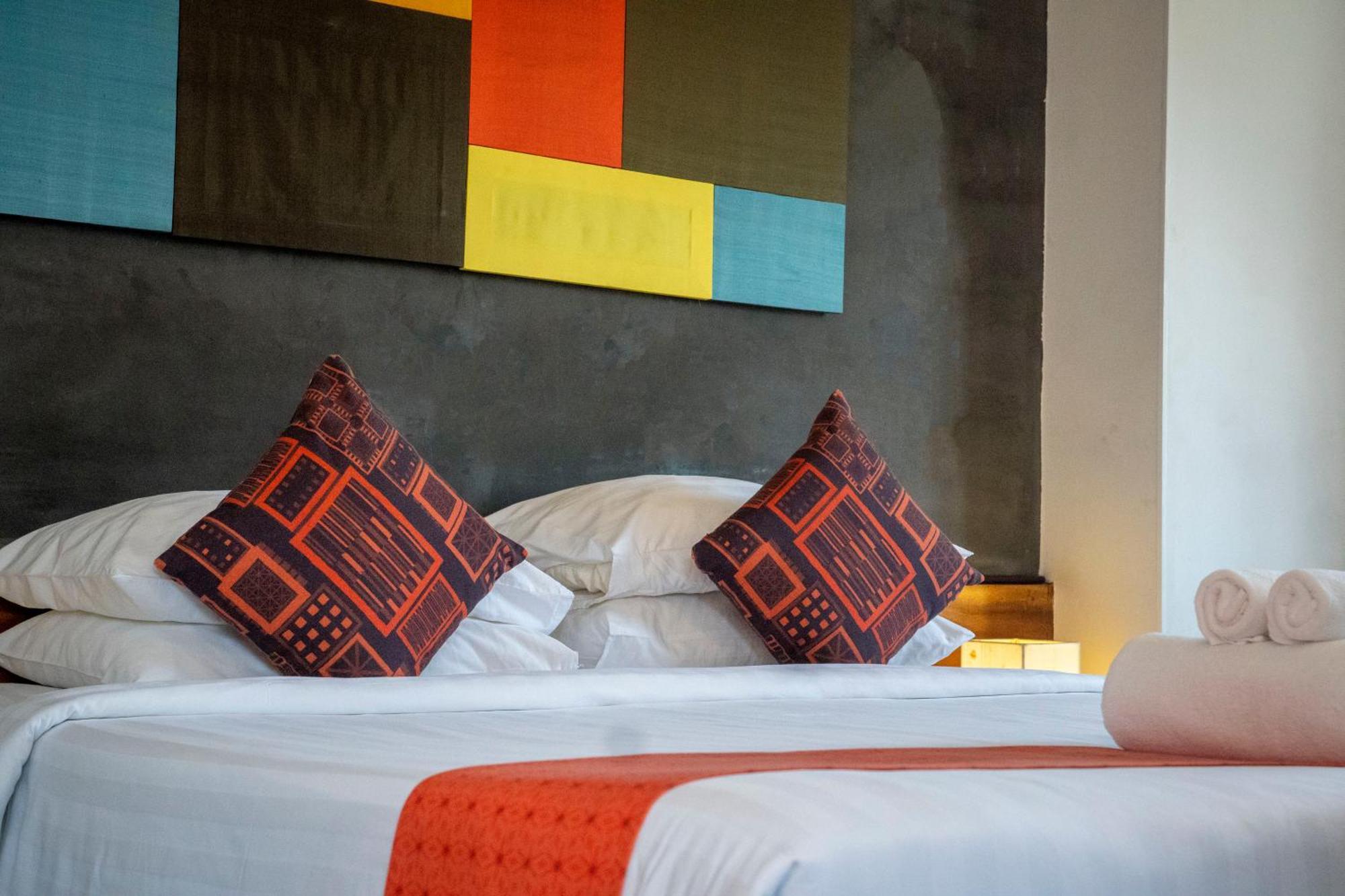 Patio Hotel & Urban Resort Phnom Penh Bagian luar foto