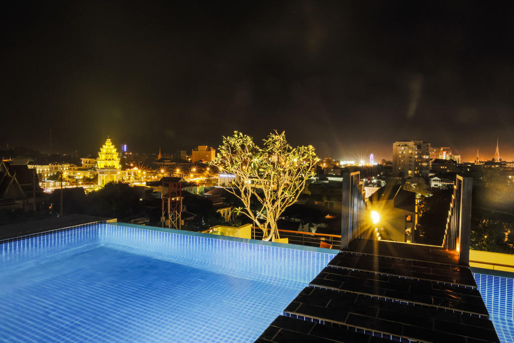 Patio Hotel & Urban Resort Phnom Penh Bagian luar foto