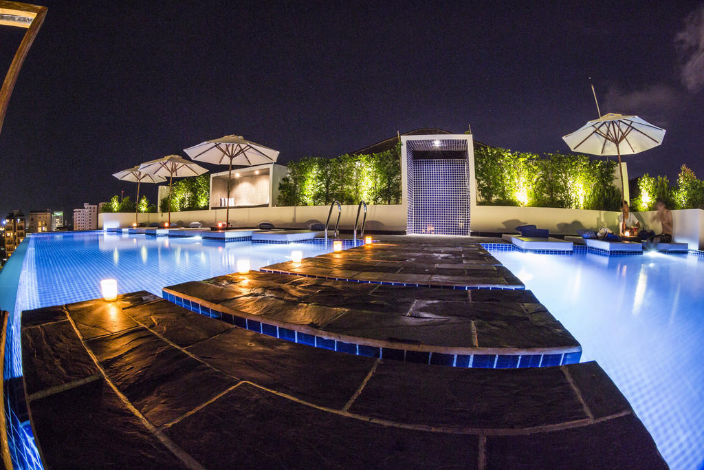 Patio Hotel & Urban Resort Phnom Penh Bagian luar foto