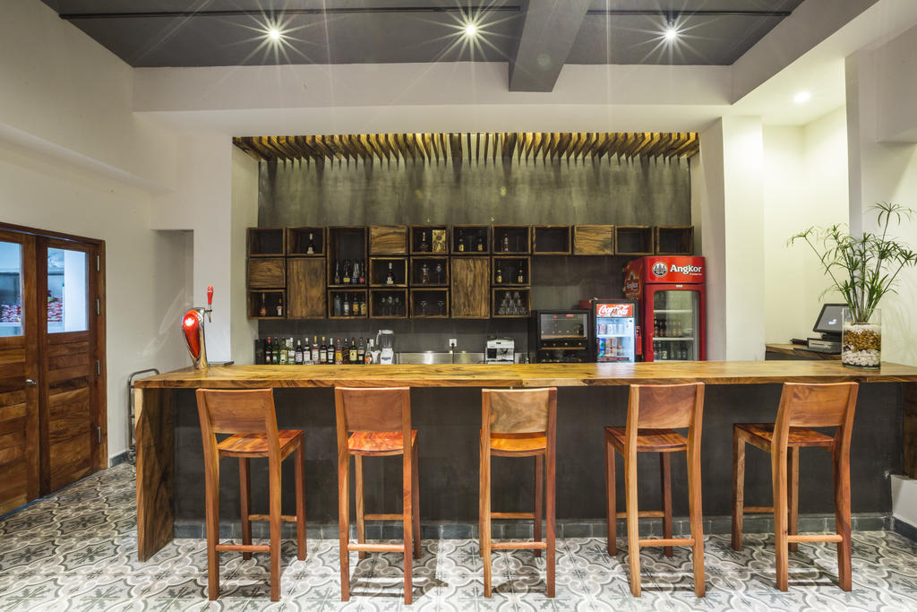 Patio Hotel & Urban Resort Phnom Penh Bagian luar foto