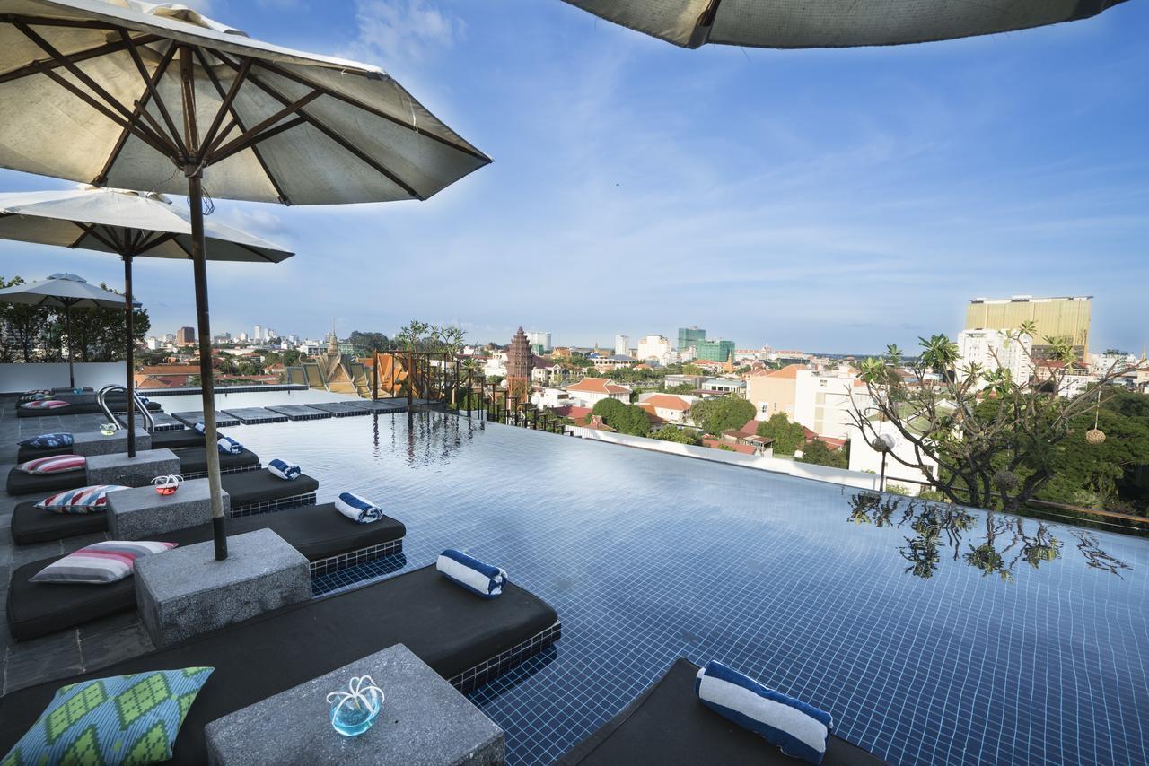 Patio Hotel & Urban Resort Phnom Penh Bagian luar foto